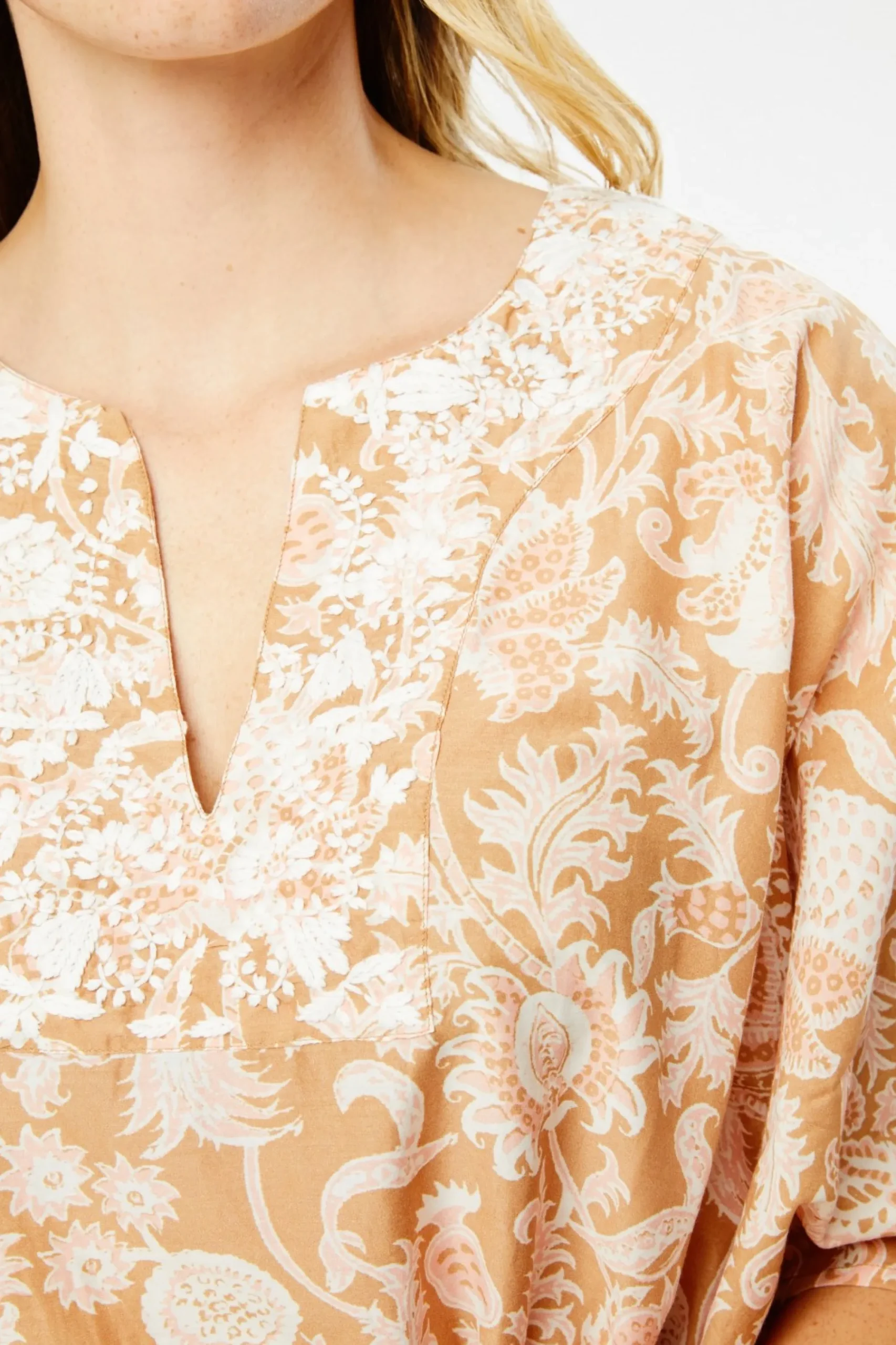Women Roller Rabbit Tunics & Kurtas | Aanda Nea Caftan
